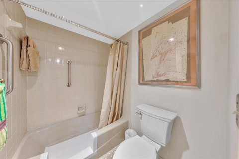 Copropriété à vendre à Pompano Beach, Floride: 3 chambres, 150.5 m2 № 2407590 - photo 19