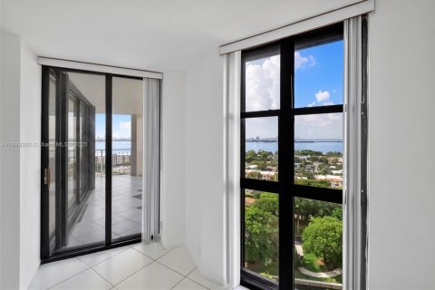 Condominio en venta en Miami, Florida, 2 dormitorios, 141.21 m2 № 1851986 - foto 19