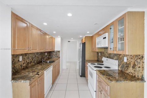 Condominio en venta en Miami, Florida, 2 dormitorios, 141.21 m2 № 1851986 - foto 10