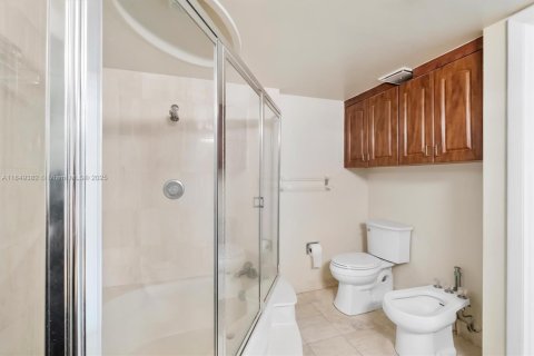 Condominio en venta en Miami, Florida, 2 dormitorios, 141.21 m2 № 1851986 - foto 23