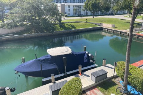 Condominio en alquiler en Miami, Florida, 2 dormitorios, 91.97 m2 № 2153011 - foto 16