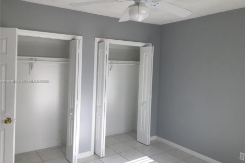 Condominio en venta en Hollywood, Florida, 2 dormitorios, 74.32 m2 № 2033244 - foto 11