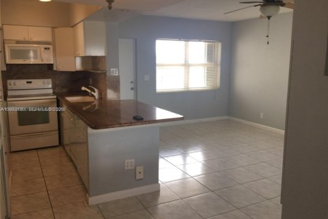 Condominio en venta en Hollywood, Florida, 2 dormitorios, 74.32 m2 № 2033244 - foto 19
