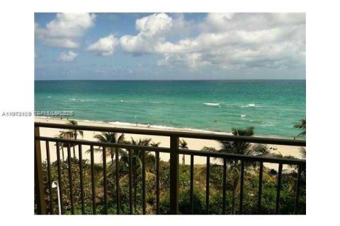 Condominio en venta en Hollywood, Florida, 2 dormitorios, 74.32 m2 № 2033244 - foto 15
