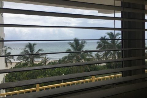 Condominio en venta en Hollywood, Florida, 2 dormitorios, 74.32 m2 № 2033244 - foto 22