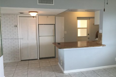 Condominio en venta en Hollywood, Florida, 2 dormitorios, 74.32 m2 № 2033244 - foto 23