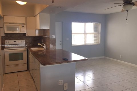 Condominio en venta en Hollywood, Florida, 2 dormitorios, 74.32 m2 № 2033244 - foto 21