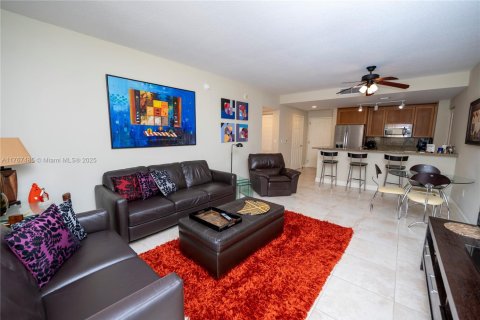 Condo in Coral Gables, Florida, 2 bedrooms  № 1868696 - photo 7
