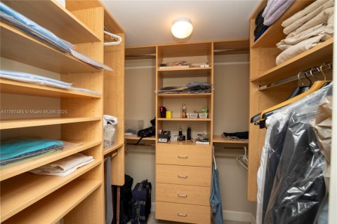 Condo in Coral Gables, Florida, 2 bedrooms  № 1868696 - photo 14