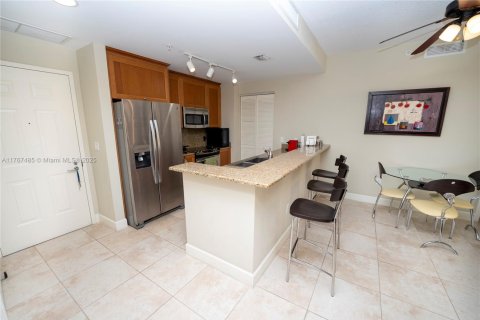 Condo in Coral Gables, Florida, 2 bedrooms  № 1868696 - photo 9