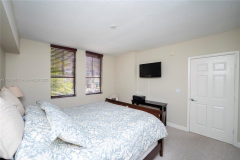 Condo in Coral Gables, Florida, 2 bedrooms  № 1868696 - photo 12