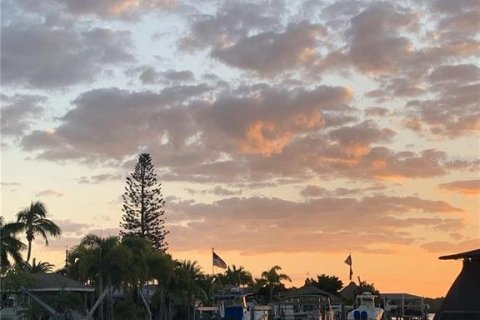 Terreno en venta en Saint Petersburg, Florida № 1513890 - foto 4
