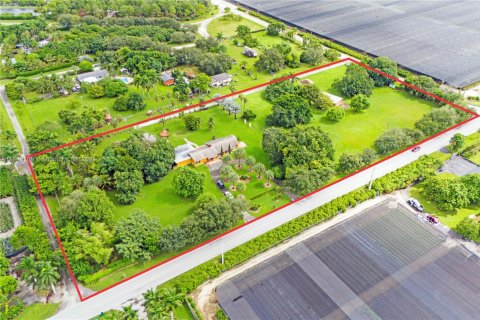 Villa ou maison à vendre à Miami, Floride: 5 chambres, 299.52 m2 № 1867205 - photo 24