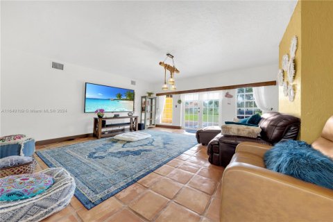 Villa ou maison à vendre à Miami, Floride: 5 chambres, 299.52 m2 № 1867205 - photo 7
