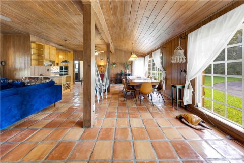 Villa ou maison à vendre à Miami, Floride: 5 chambres, 299.52 m2 № 1867205 - photo 6