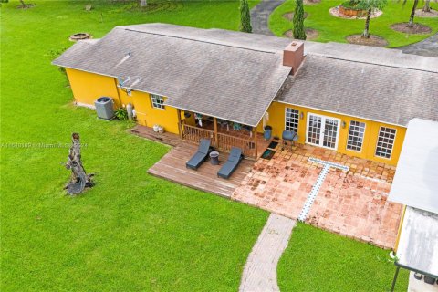 Villa ou maison à vendre à Miami, Floride: 5 chambres, 299.52 m2 № 1867205 - photo 25