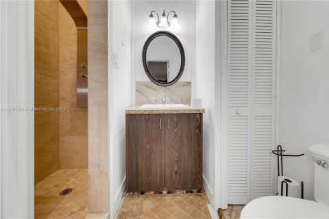 Villa ou maison à vendre à Miami, Floride: 5 chambres, 299.52 m2 № 1867205 - photo 9