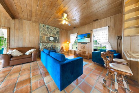 Villa ou maison à vendre à Miami, Floride: 5 chambres, 299.52 m2 № 1867205 - photo 5