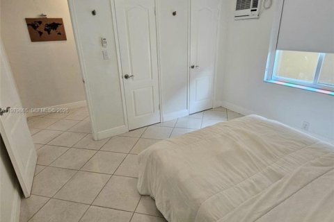 Снять в аренду кондоминиум в Майами-Бич, Флорида 1 спальня, 54.16м2, № 2046451 - фото 13