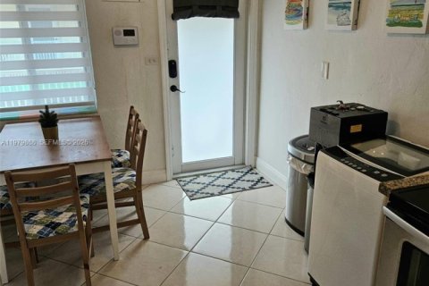 Снять в аренду кондоминиум в Майами-Бич, Флорида 1 спальня, 54.16м2, № 2046451 - фото 7