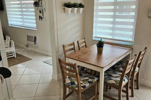 Снять в аренду кондоминиум в Майами-Бич, Флорида 1 спальня, 54.16м2, № 2046451 - фото 10