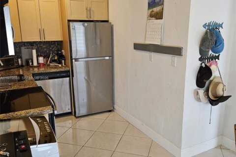 Снять в аренду кондоминиум в Майами-Бич, Флорида 1 спальня, 54.16м2, № 2046451 - фото 6