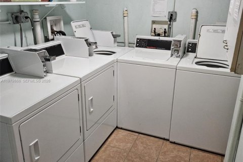 Снять в аренду кондоминиум в Майами-Бич, Флорида 1 спальня, 54.16м2, № 2046451 - фото 17