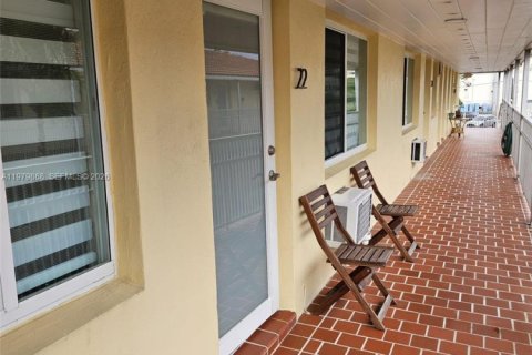 Снять в аренду кондоминиум в Майами-Бич, Флорида 1 спальня, 54.16м2, № 2046451 - фото 15