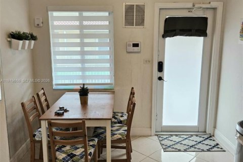 Снять в аренду кондоминиум в Майами-Бич, Флорида 1 спальня, 54.16м2, № 2046451 - фото 9