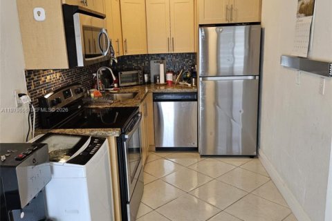 Снять в аренду кондоминиум в Майами-Бич, Флорида 1 спальня, 54.16м2, № 2046451 - фото 5