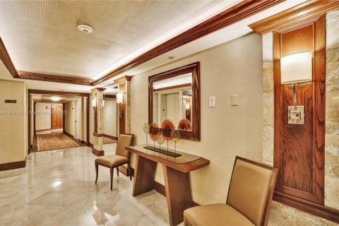 Condo in Aventura, Florida, 3 bedrooms  № 1971866 - photo 16