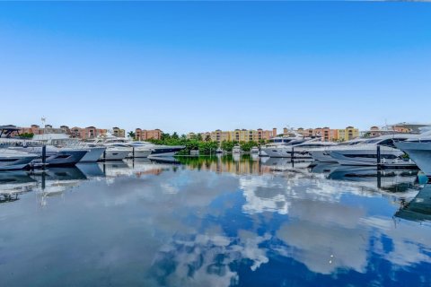 Condo in Aventura, Florida, 3 bedrooms  № 1971866 - photo 9