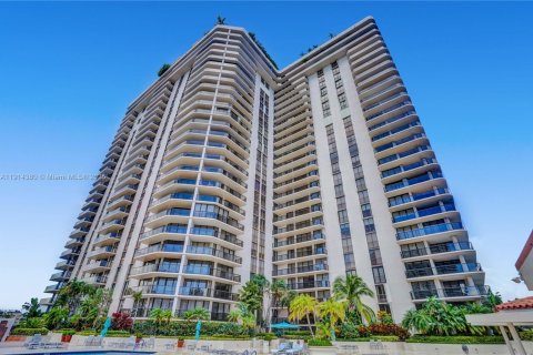 Condo in Aventura, Florida, 3 bedrooms  № 1971866 - photo 17