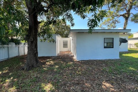 Villa ou maison à louer à Fort Lauderdale, Floride: 3 chambres, 113.25 m2 № 2168885 - photo 15