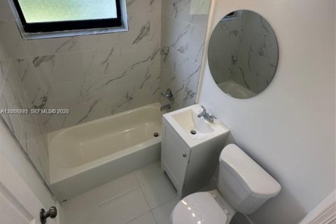 Villa ou maison à louer à Fort Lauderdale, Floride: 3 chambres, 113.25 m2 № 2168885 - photo 9