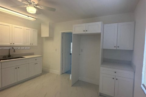 Villa ou maison à louer à Fort Lauderdale, Floride: 3 chambres, 113.25 m2 № 2168885 - photo 13