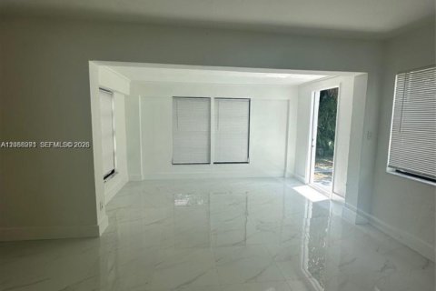 Villa ou maison à louer à Fort Lauderdale, Floride: 3 chambres, 113.25 m2 № 2168885 - photo 10