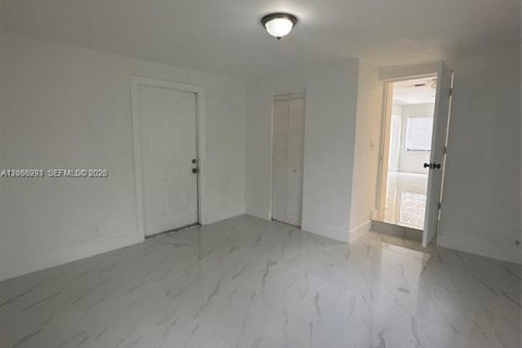 Villa ou maison à louer à Fort Lauderdale, Floride: 3 chambres, 113.25 m2 № 2168885 - photo 7