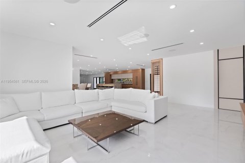 Villa ou maison à vendre à Miami, Floride: 6 chambres, 402.92 m2 № 2054948 - photo 14