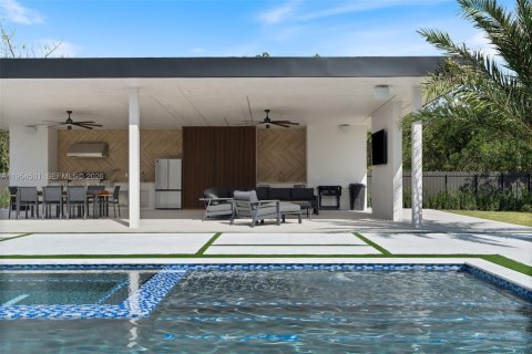 Villa ou maison à vendre à Miami, Floride: 6 chambres, 402.92 m2 № 2054948 - photo 27