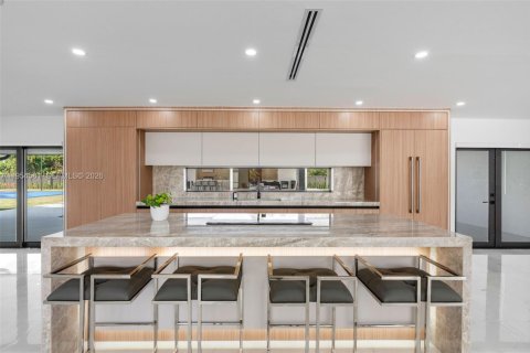 Villa ou maison à vendre à Miami, Floride: 6 chambres, 402.92 m2 № 2054948 - photo 15