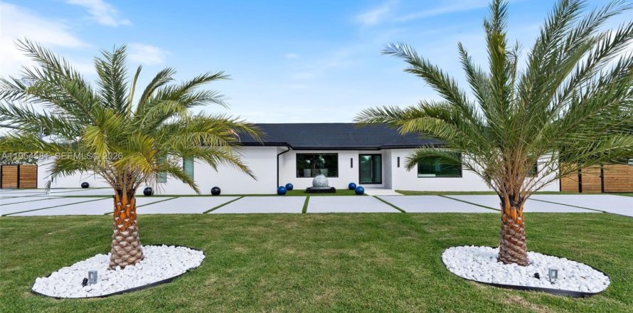 Villa ou maison à Miami, Floride 6 chambres, 402.92 m2 № 2054948