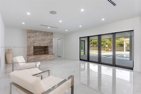 Villa ou maison à vendre à Miami, Floride: 6 chambres, 402.92 m2 № 2054948 - photo 26