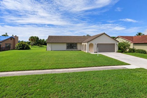 Villa ou maison à Port St. Lucie, Floride 3 chambres, 253.16 m2 № 2439213