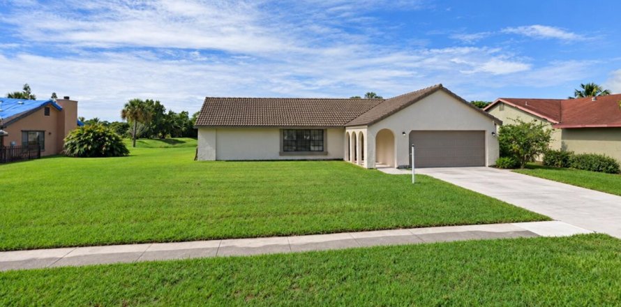 Villa ou maison à Port St. Lucie, Floride 3 chambres, 253.16 m2 № 2439213
