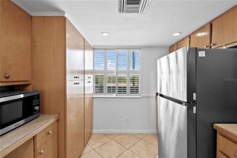 Copropriété à louer à Tampa, Floride: 2 chambres, 105.54 m2 № 1807222 - photo 4