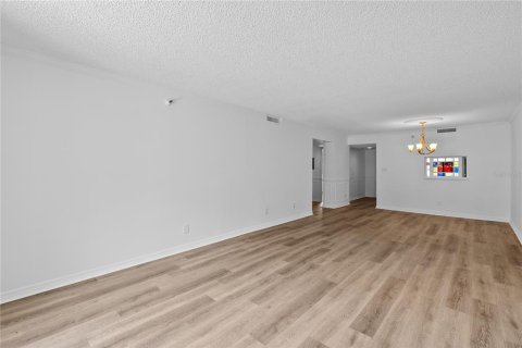 Copropriété à louer à Tampa, Floride: 2 chambres, 105.54 m2 № 1807222 - photo 7