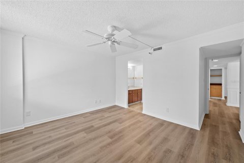 Copropriété à louer à Tampa, Floride: 2 chambres, 105.54 m2 № 1807222 - photo 10