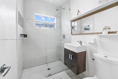 Condominio en venta en Miami Beach, Florida, 45.62 m2 № 1877950 - foto 12