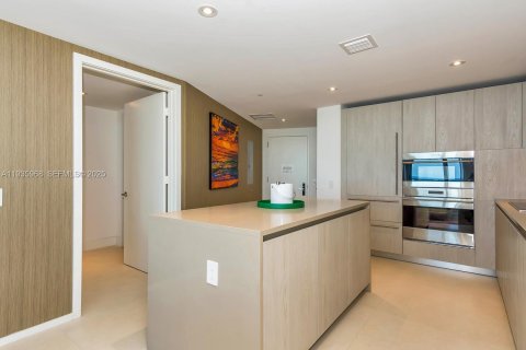 Condominio en Hollywood, Florida, 1 dormitorio  № 2037835